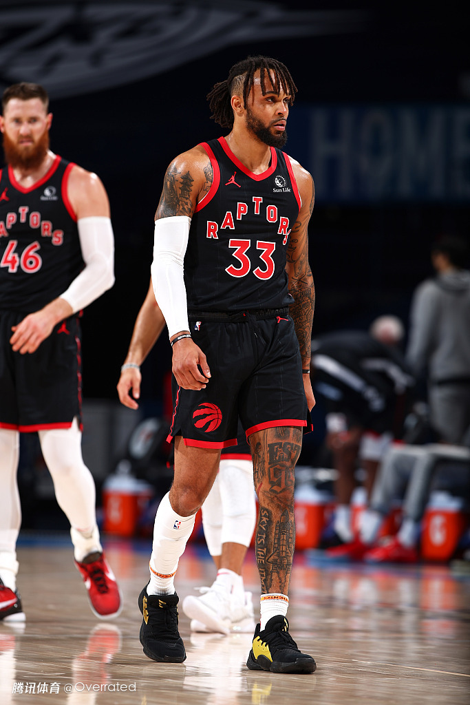 小特伦特终于支棱起来了 猛龙拿他换鲍威尔没亏?